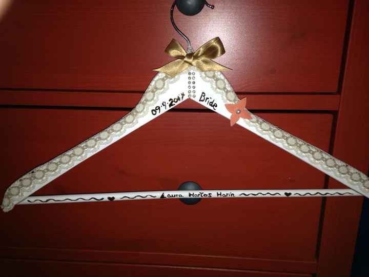 Perchas para los trajes de boda - 1