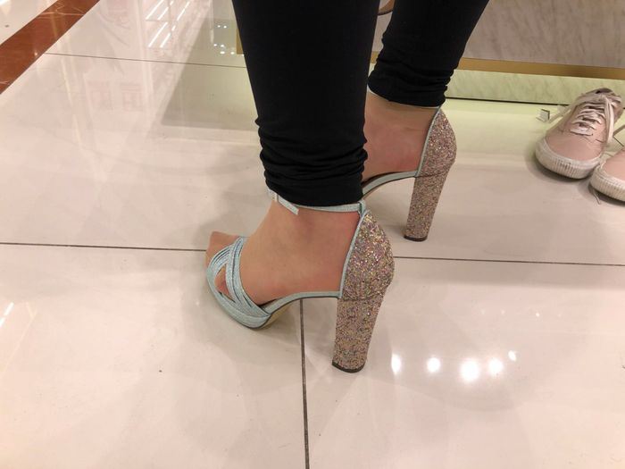 Dilema con Zapatos - 2