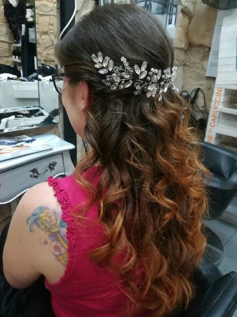 Me podéis ayudar a encontrar una tiara como está? - 2