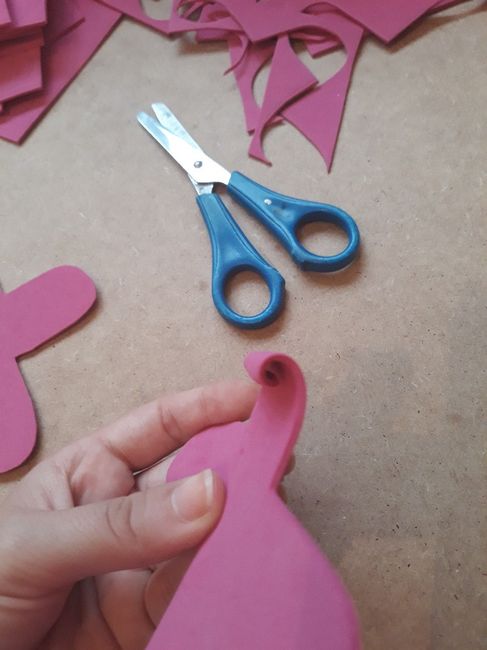 Rosas de goma eva diy - 7