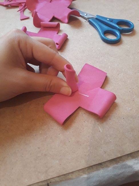 Rosas de goma eva diy - 13