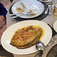 Rodaballo con mandarina y almendras