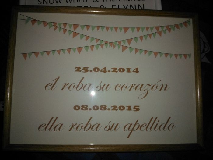 Mensaje "ella roba su apellido"