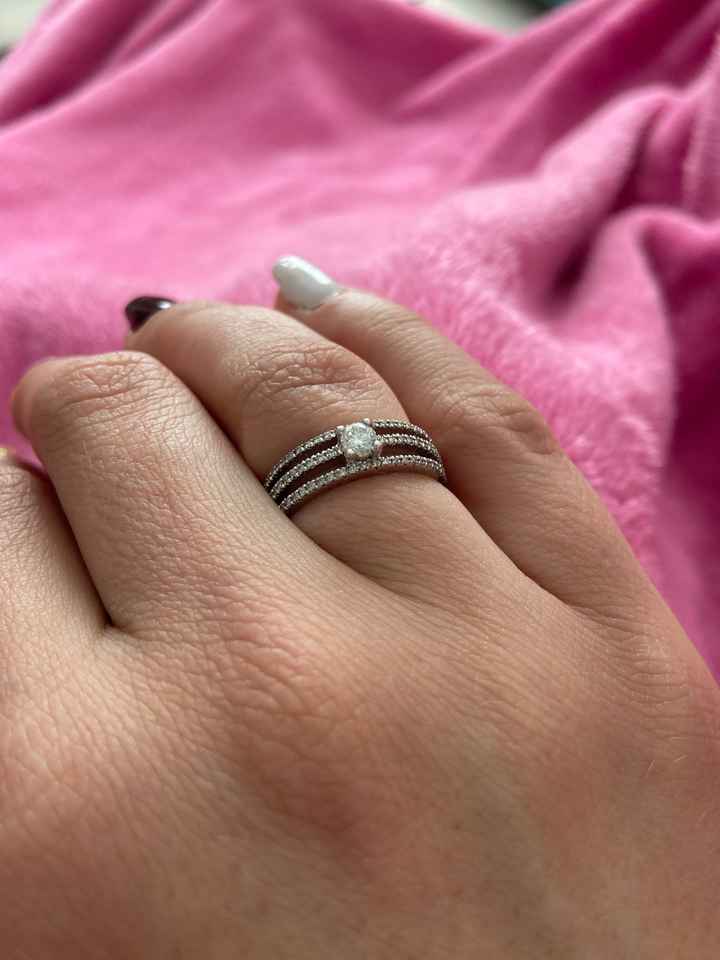 Pongamos todas nuestro anillo de compromiso - 1