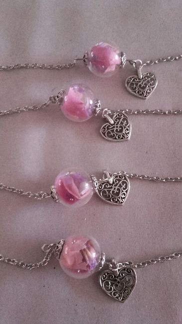 Mis pulseras con la réplica de mi ramo 😍😍😍 - 2
