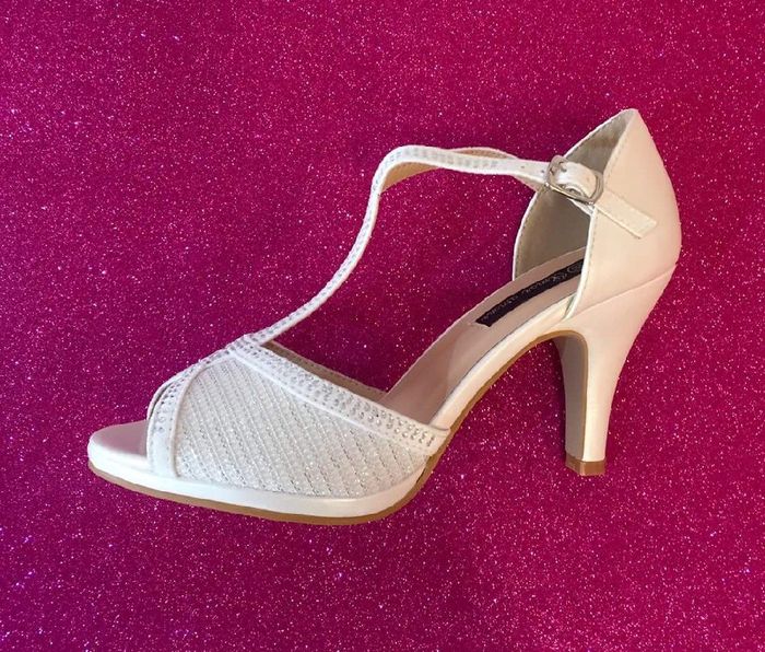  Que zapato le va más a mi vestido? - 3
