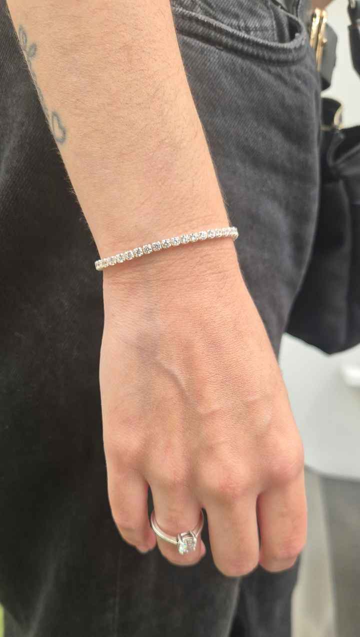 Duda con pulsera 💎 - 1