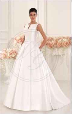 vestido delante