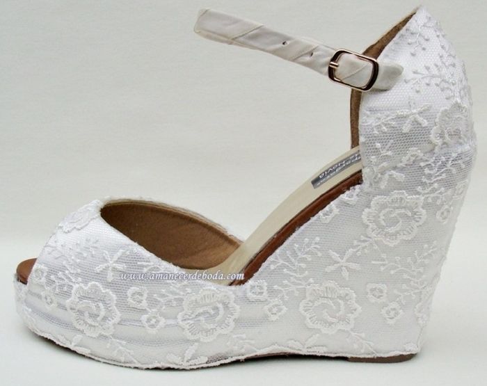 Pegan el vestido y los zapatos? - 4