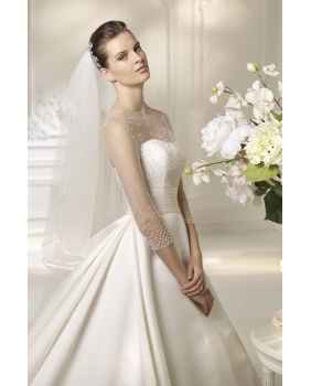 Modelo Nepal de White One colección 2013
