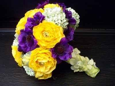 ramo amariila y morado