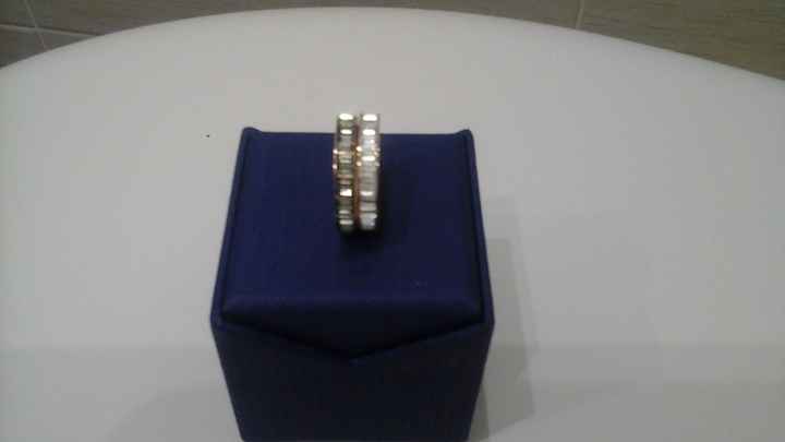 este es mi anillo de pedida es precioso estointa  espero q os guste un beso a todassera un grandiaa