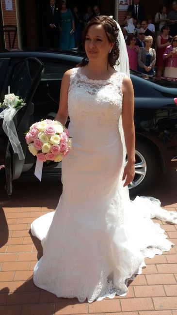 Aqui esta el vestido.