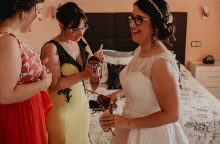 El papel de mis zapatos en la boda!vinilos y tradición - 3