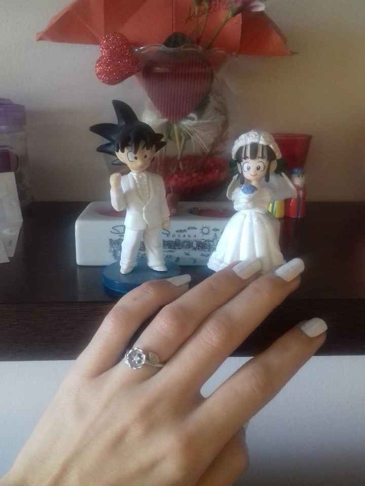 Mi precioso anillo artesano y nuestras figuritas de la tarta
