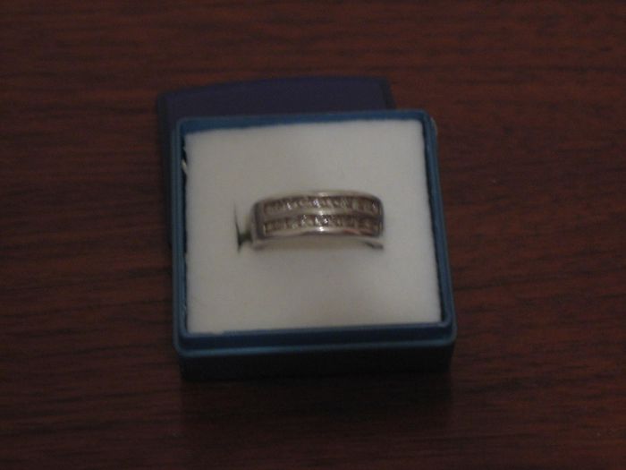 anillo de compromiso