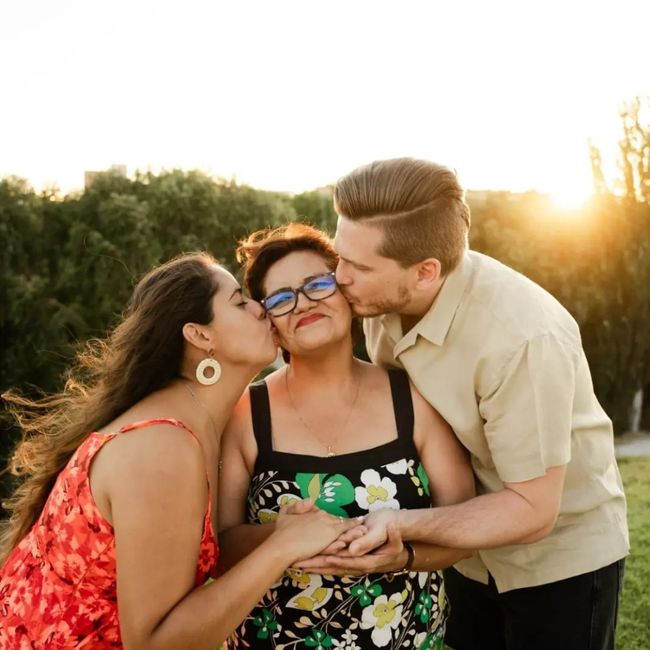 ¿Cuál fue la primera persona a la que le disteis la noticia de que os casabais? 1