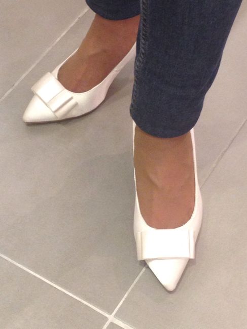 Las novias con zapatos : membur - 1