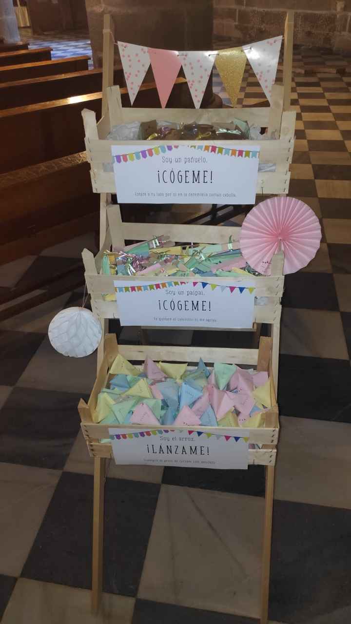 detalles de mi Boda. Mueble de la iglesia con pañuelos de papel paipais y arroz. - 8