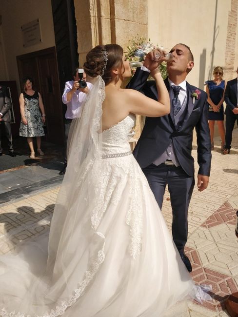 Brindis a la salida de la Iglesia