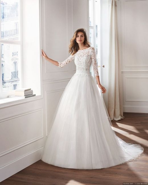 Vestido de mangas francesas