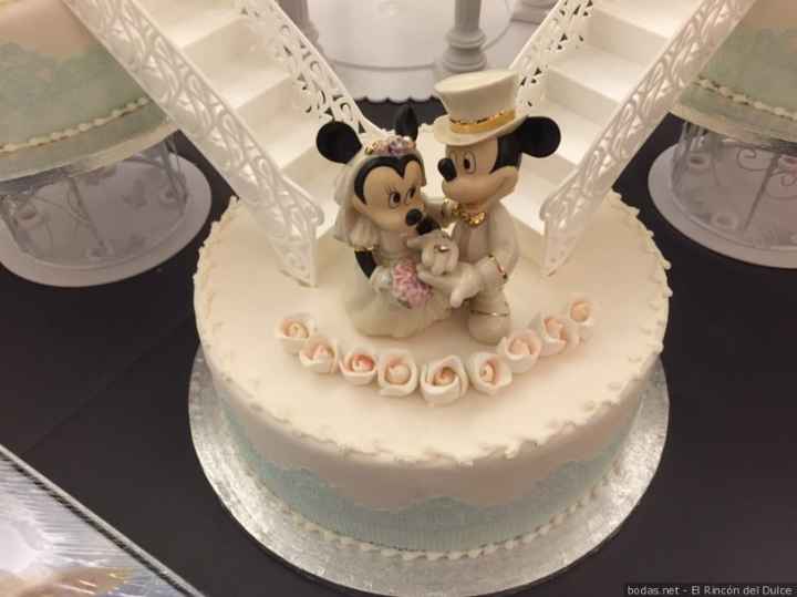 Cake topper