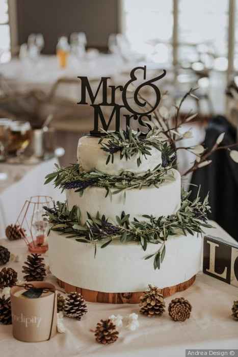 Cake topper