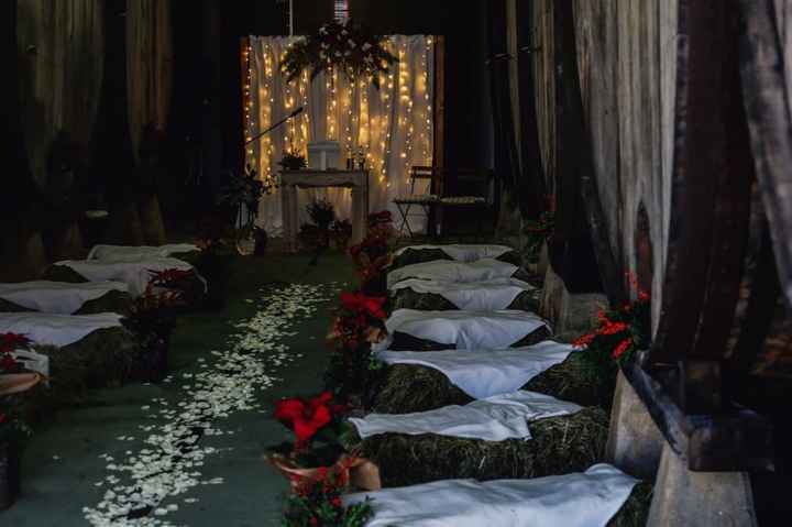 El altar de boda y su decoración navideña