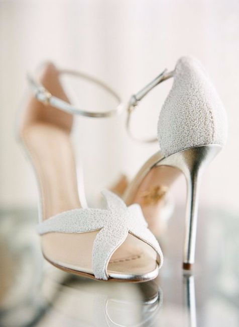 Help this bride choose her shoes! 3