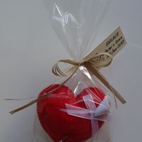 Presentación. Ha tenido un gran éxito porque el corazon donde esta pinchada la agujita lo hice con r