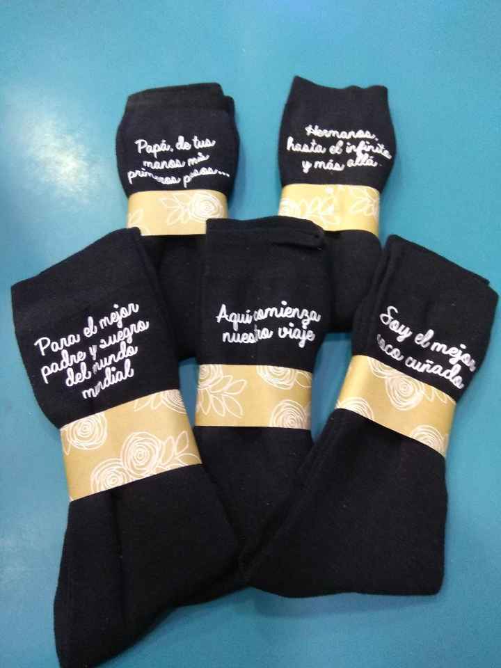Baberos y calcetines personalizados - 2