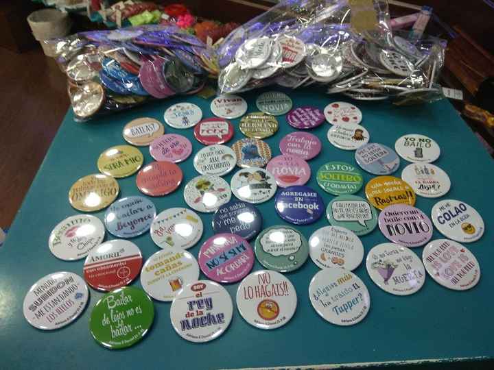  Mis chapas y sello - 1
