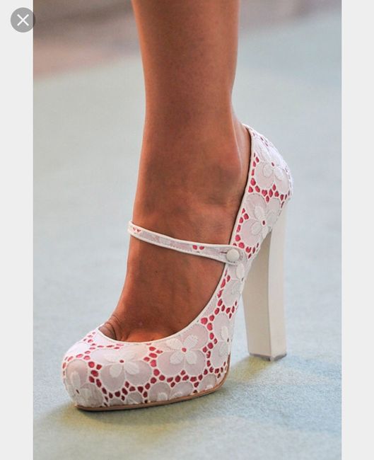 Unos zapatos adecuados para este vestido? - 1