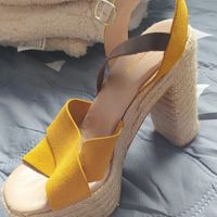 Encontrar los zapatos de novia. - 1