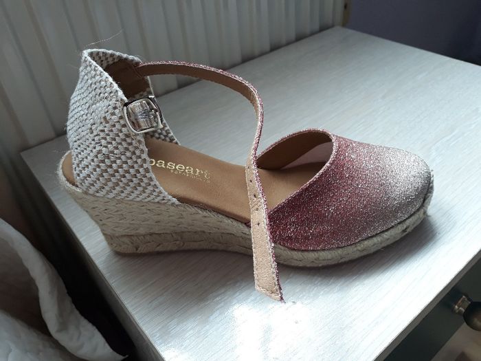 Otra duda más! Zapatillas o cuñas para después de los tacones??? - 1
