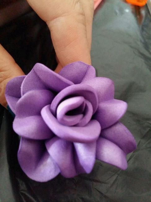 Sabe alguien que plantilla se utiliza para estas flores de goma eva? - 1
