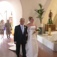 entrando a la iglesia