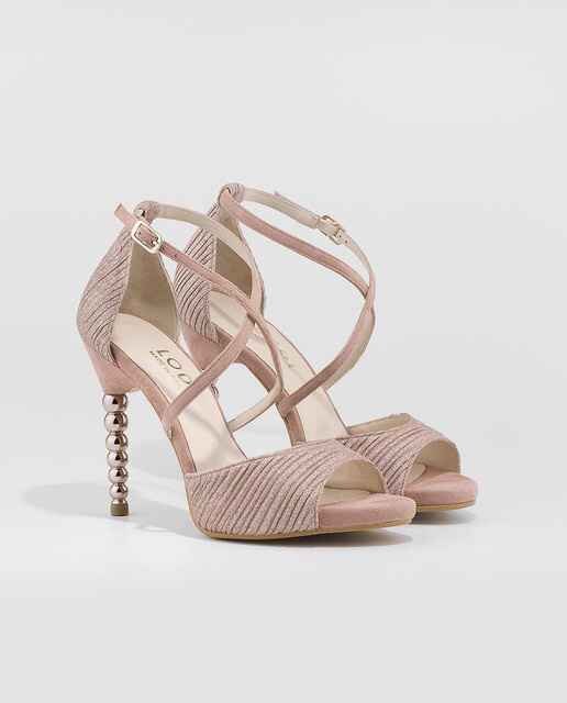 Zapatos, ramo de novia y pendientes. - 1
