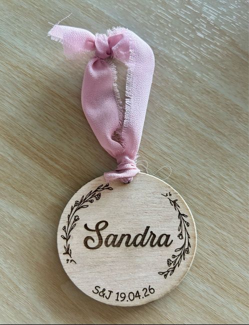 Nombre de mesa madera 2