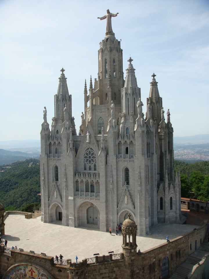 La iglesia