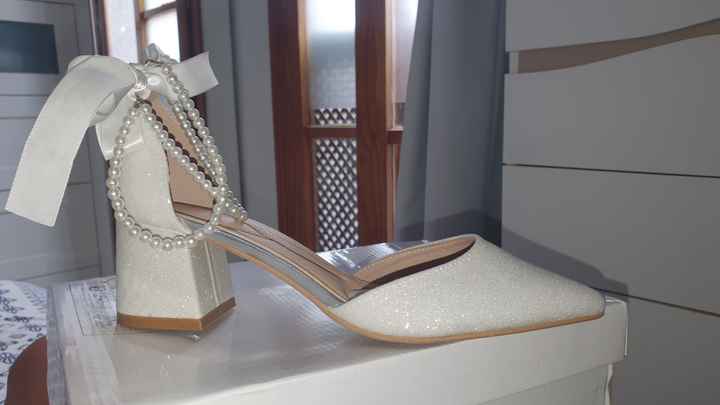 Desgracia de zapatos - 1