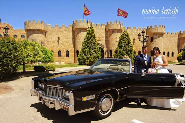 En el coche de boda