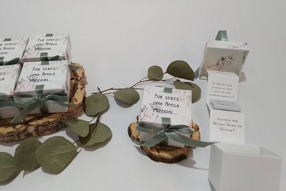 Elegante invitación en caja