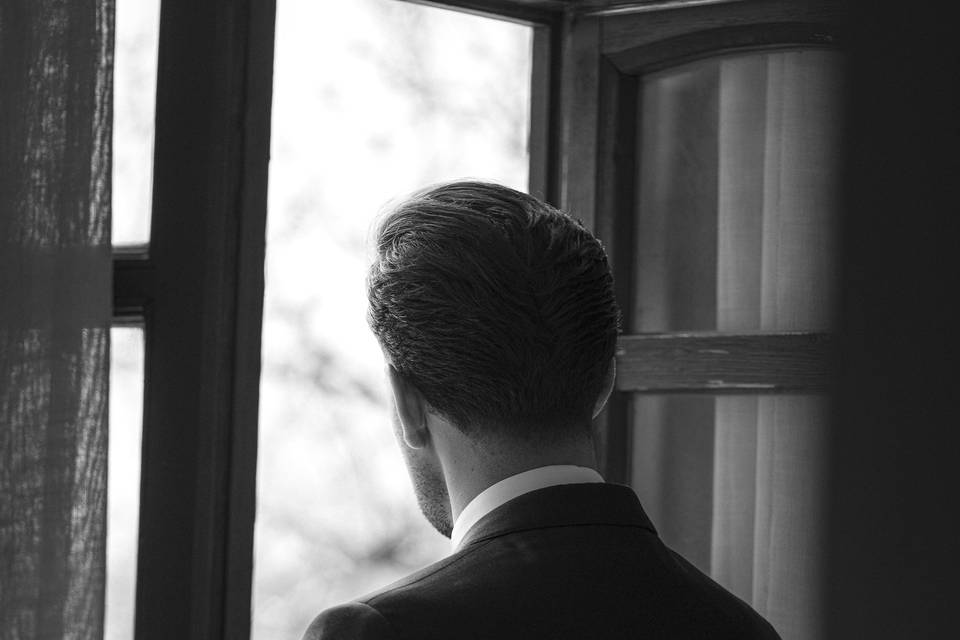 Retrato editorial del novio