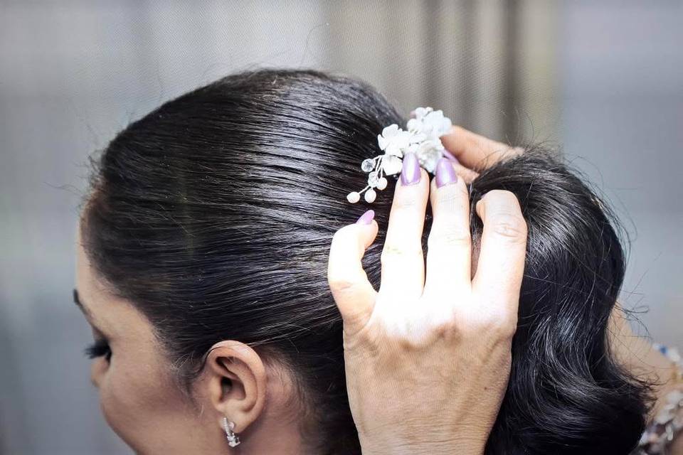 Peineta floral de porcelana