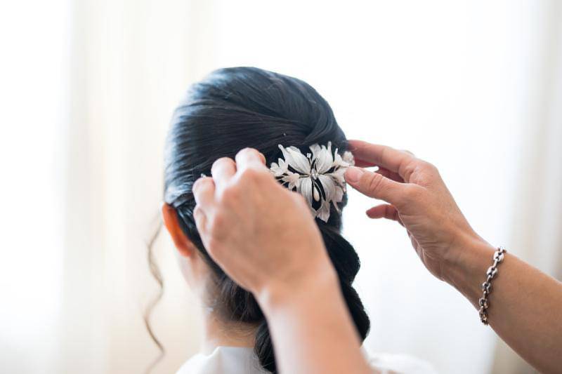 Tocado exclusivo con mariposa