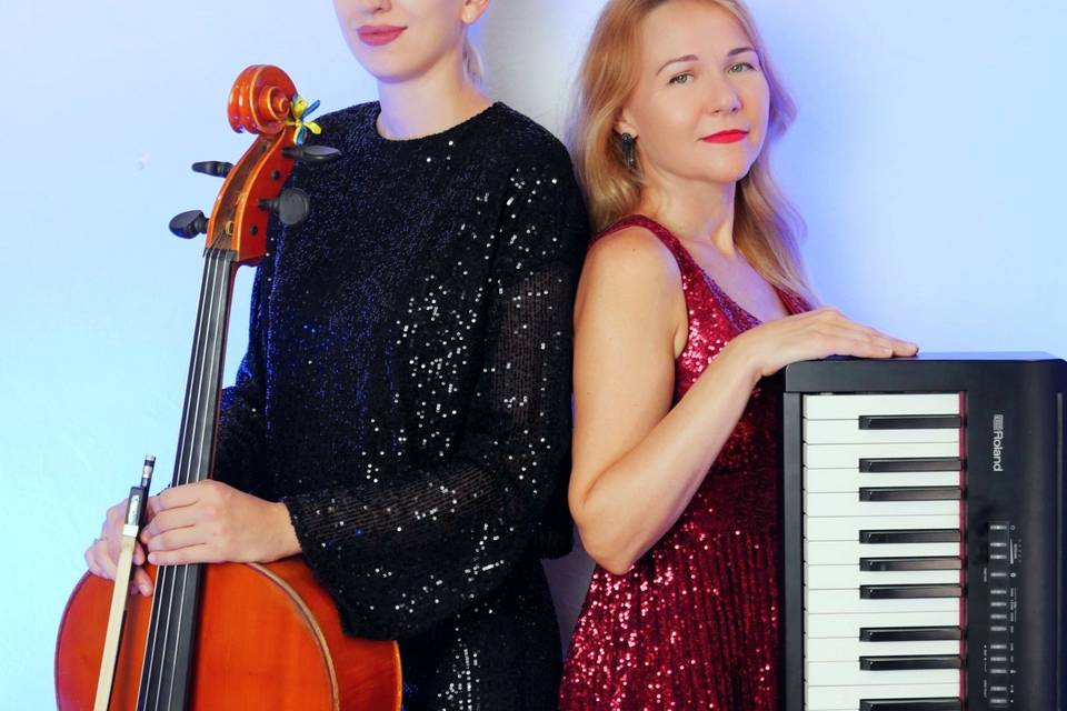 Marina(cello) y Natalia(piano