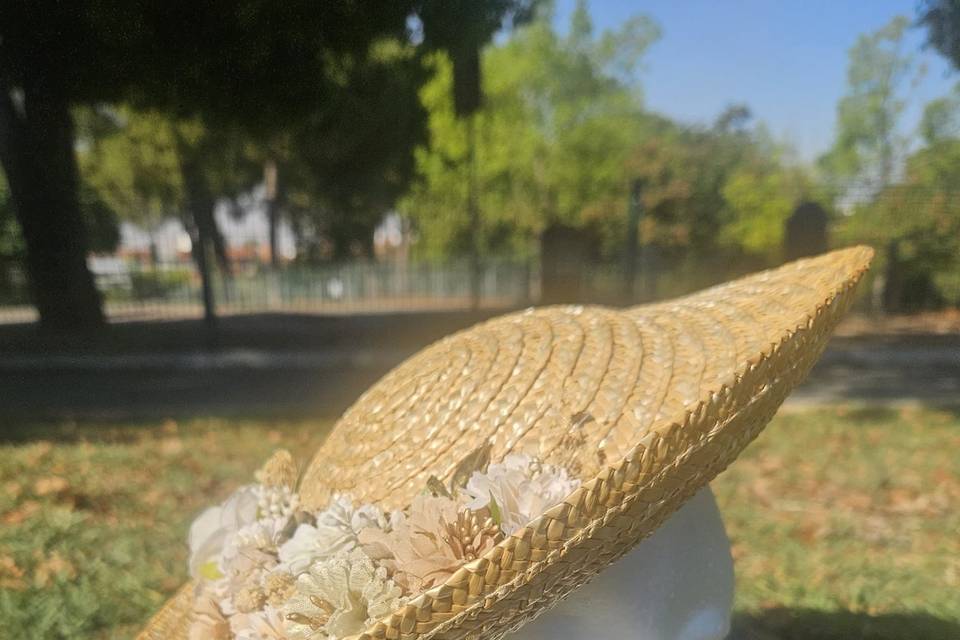Pamela tocado blanco y beige
