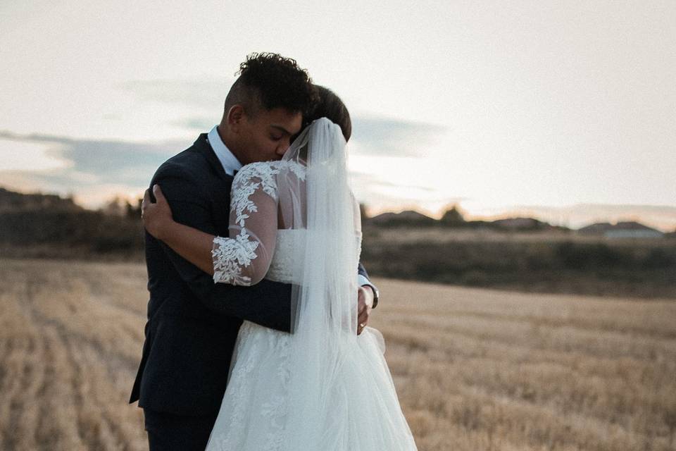 M&L post boda