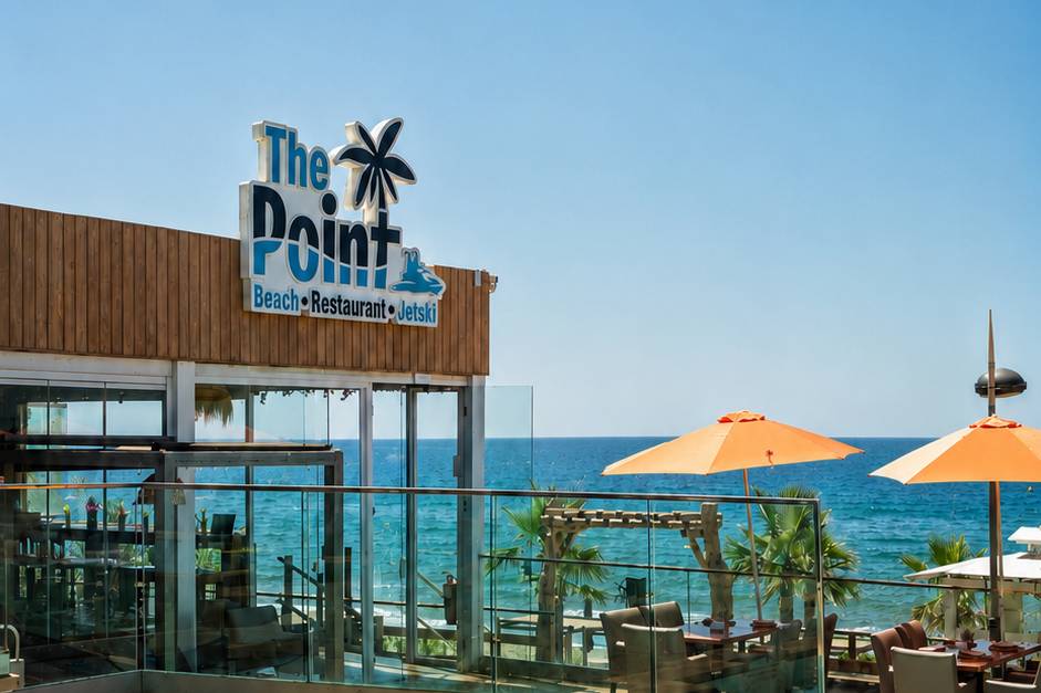 Beach club The Point